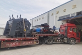 1000*700液壓對(duì)輥制砂機(jī)，1210反擊破發(fā)往四川
